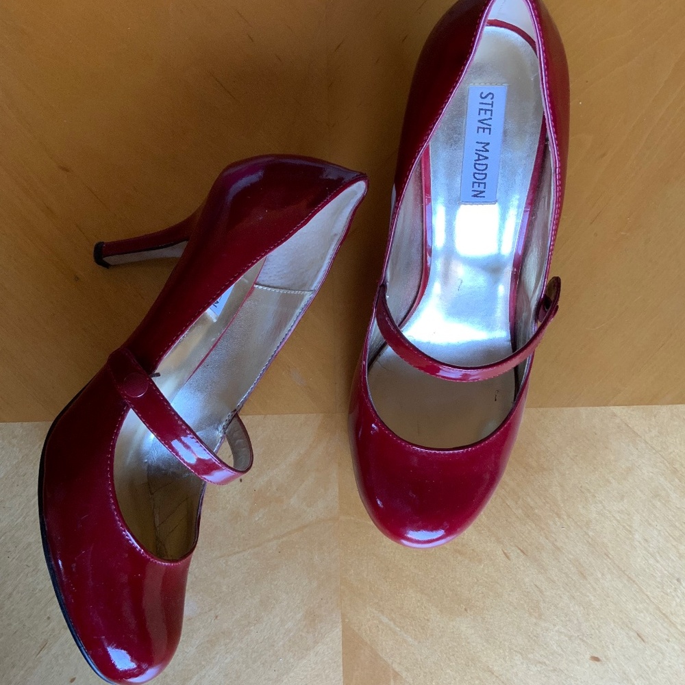 Steve Madden red patent leather Mary Jane pump
